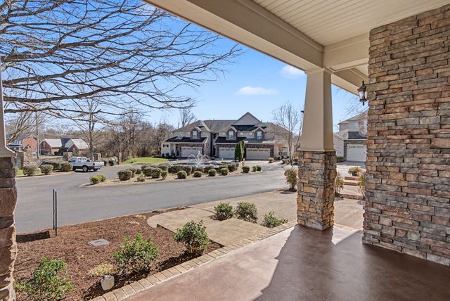 2325 River Terrace Dr, Murfreesboro, TN 37129