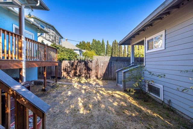 835 Apgar St, Oakland, CA 94608