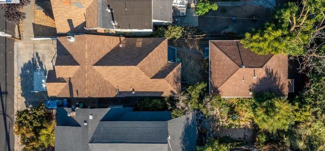 835 Apgar St, Oakland, CA 94608