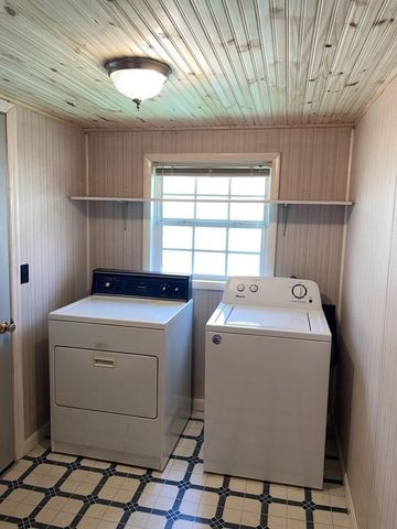 1447 Dry Shave Rd, Mcminnville, TN 37110