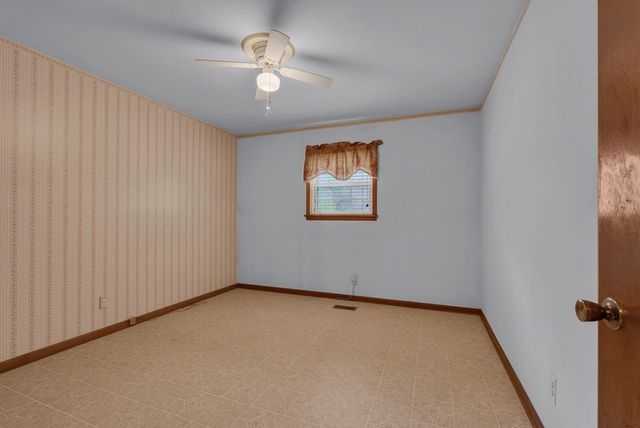 1447 Dry Shave Rd, Mcminnville, TN 37110