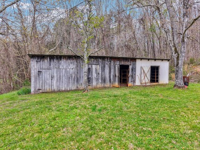 1447 Dry Shave Rd, Mcminnville, TN 37110