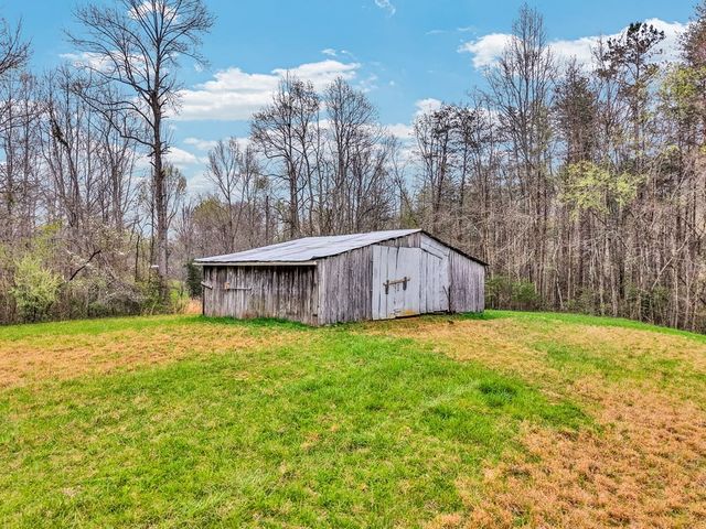 1447 Dry Shave Rd, Mcminnville, TN 37110