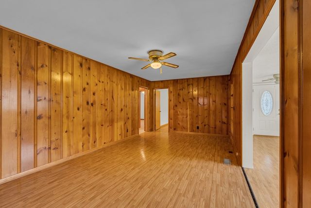 1447 Dry Shave Rd, Mcminnville, TN 37110