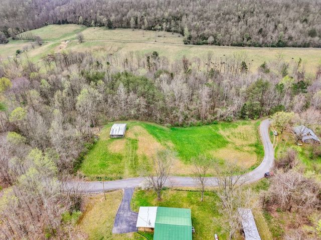 1447 Dry Shave Rd, Mcminnville, TN 37110