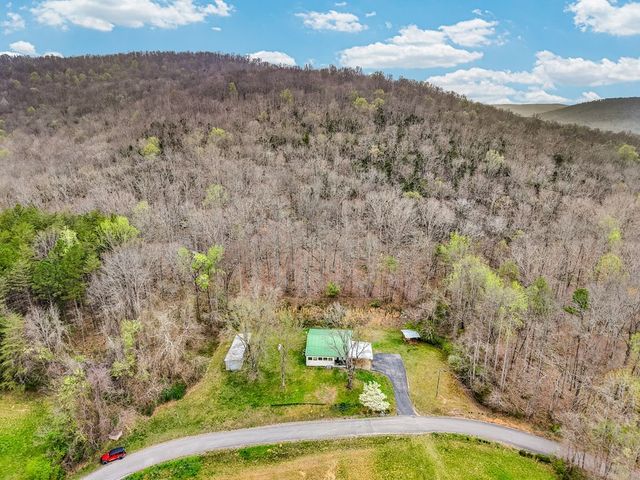 1447 Dry Shave Rd, Mcminnville, TN 37110