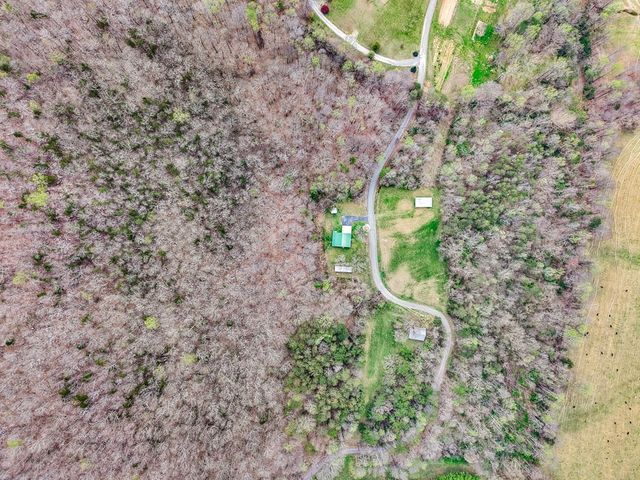 1447 Dry Shave Rd, Mcminnville, TN 37110