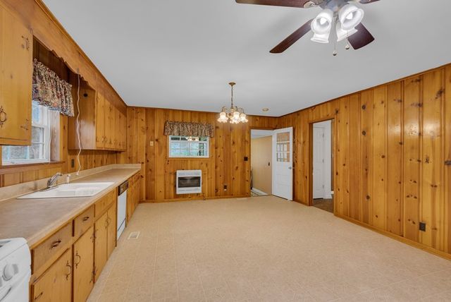 1447 Dry Shave Rd, Mcminnville, TN 37110