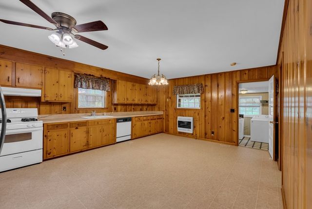 1447 Dry Shave Rd, Mcminnville, TN 37110