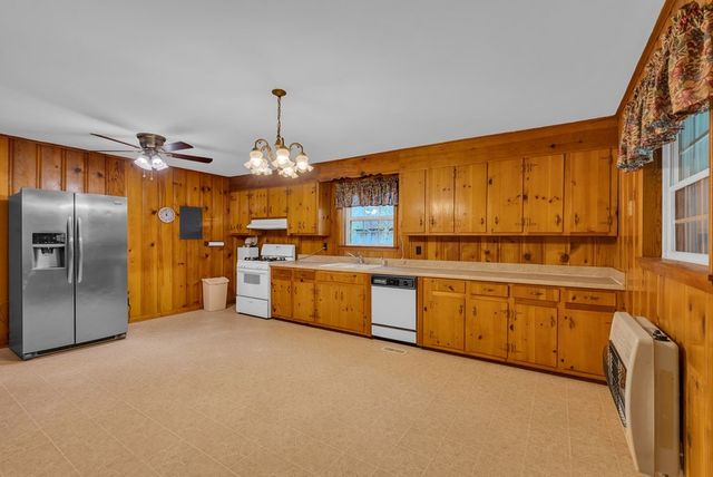 1447 Dry Shave Rd, Mcminnville, TN 37110