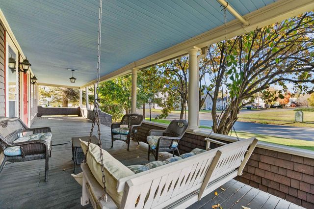 30 Pleasant Street, Colebrook, NH 03576