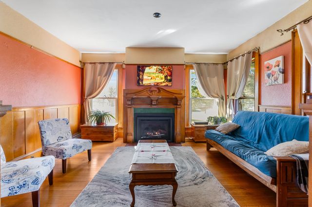 30 Pleasant Street, Colebrook, NH 03576