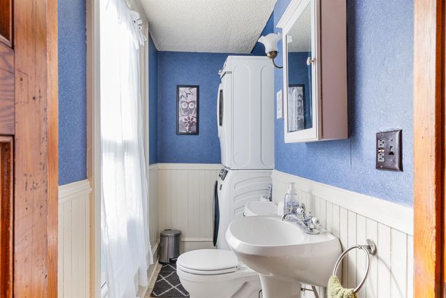 30 Pleasant Street, Colebrook, NH 03576