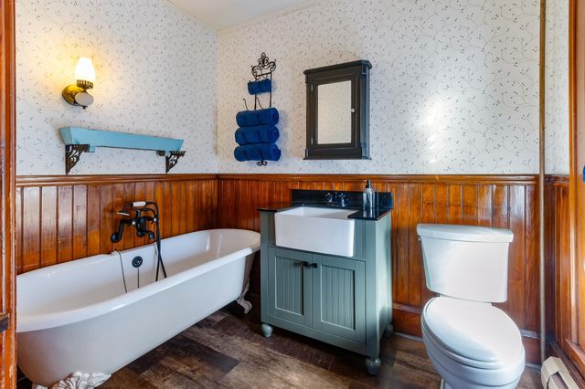 30 Pleasant Street, Colebrook, NH 03576