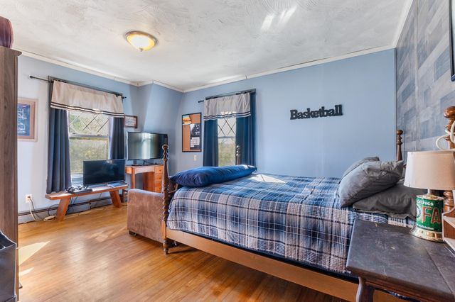 30 Pleasant Street, Colebrook, NH 03576