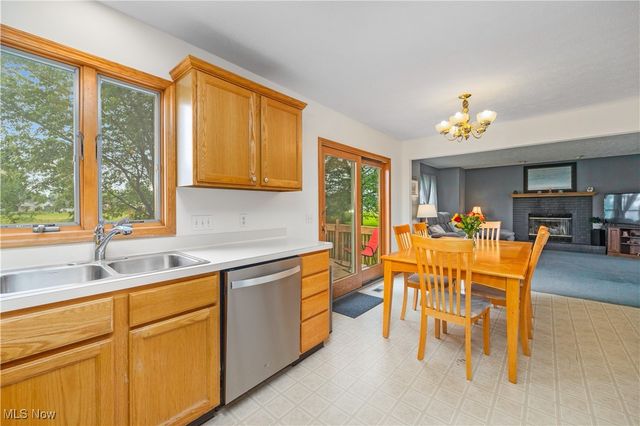 5528 Robert Court, North Ridgeville, OH 44039