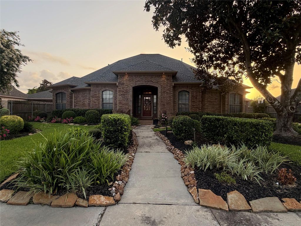 1710 Brooke Amber Circle, Deer Park, TX 77536