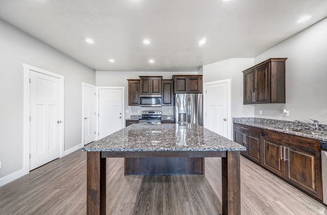 8052 N ROCK CREEK COVE LN, Eagle Mountain, UT 84005