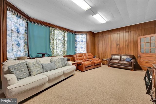 231 2ND ST, Coaldale, PA 18218