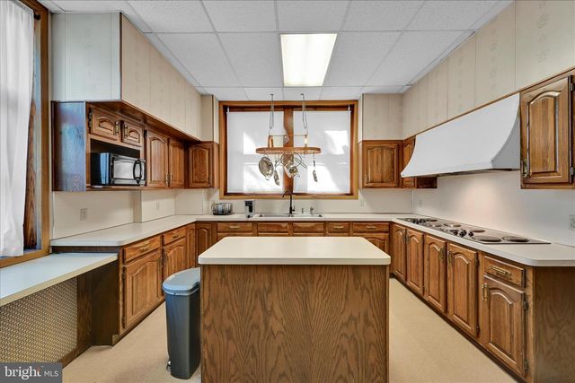 231 2ND ST, Coaldale, PA 18218