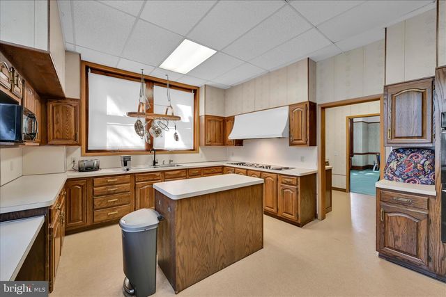231 2ND ST, Coaldale, PA 18218