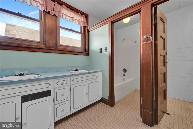 231 2ND ST, Coaldale, PA 18218