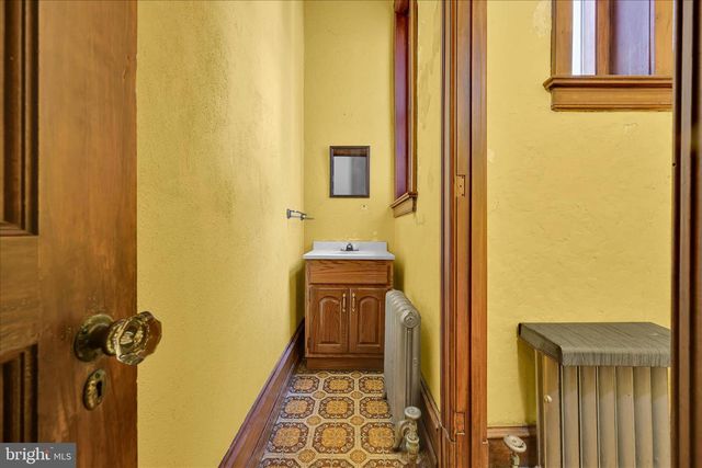 231 2ND ST, Coaldale, PA 18218