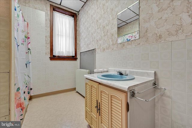 231 2ND ST, Coaldale, PA 18218