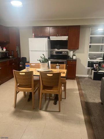 12 Cliff Hill Pl, Newark City, NJ 07106