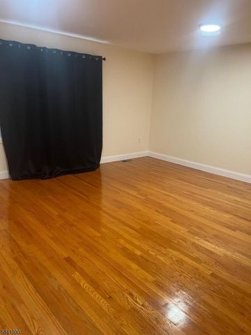 12 Cliff Hill Pl, Newark City, NJ 07106