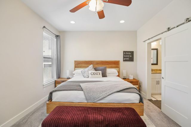 1206 Deloney ST B, Austin, TX 78721