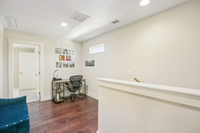 1206 Deloney ST B, Austin, TX 78721