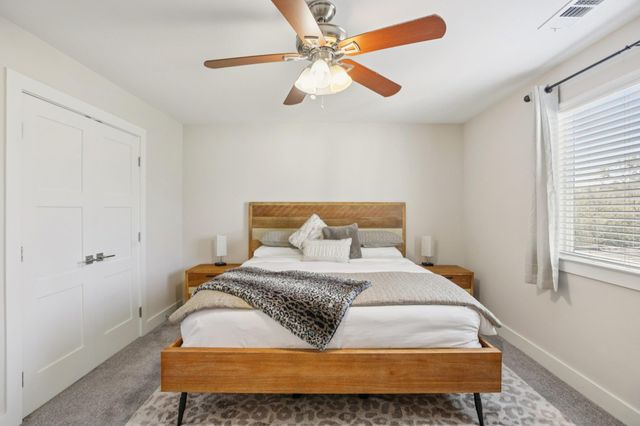 1206 Deloney ST B, Austin, TX 78721