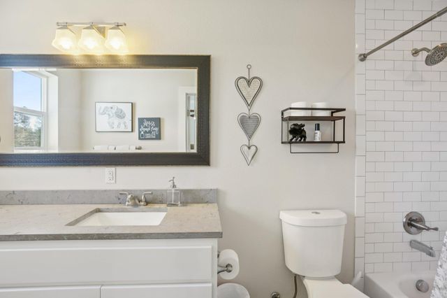 1206 Deloney ST B, Austin, TX 78721