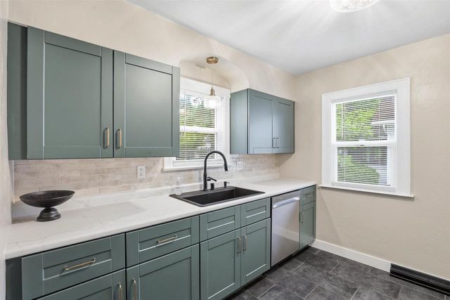 519 W SUMMER STREET, Appleton, WI 54911