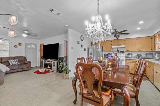 36 Hill Rd., Prentiss, MS 39474