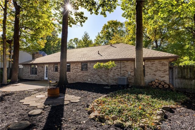 1013 Arapaho Trail, Tipp City, OH 45371