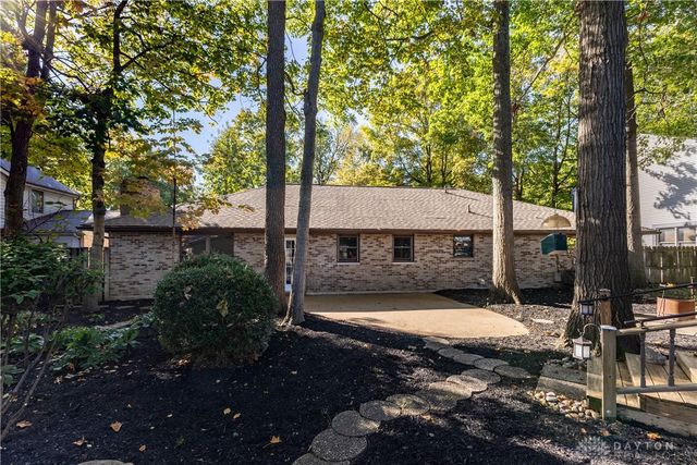 1013 Arapaho Trail, Tipp City, OH 45371