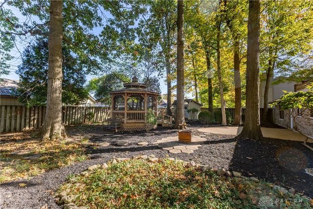 1013 Arapaho Trail, Tipp City, OH 45371