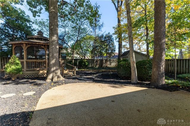 1013 Arapaho Trail, Tipp City, OH 45371