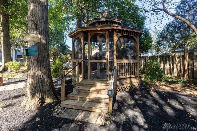 1013 Arapaho Trail, Tipp City, OH 45371