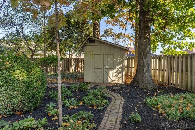 1013 Arapaho Trail, Tipp City, OH 45371