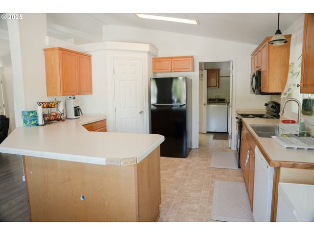 221 Nw Blair St 27, Sheridan, OR 97378