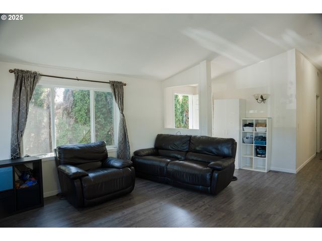 221 Nw Blair St 27, Sheridan, OR 97378