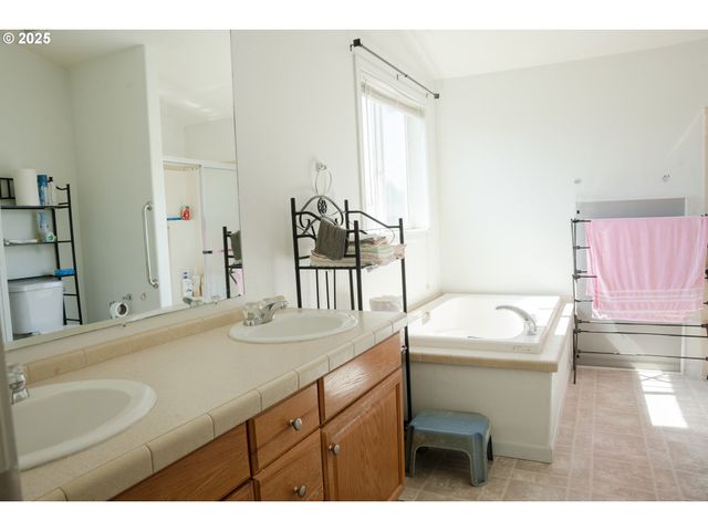 221 Nw Blair St 27, Sheridan, OR 97378