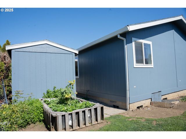 221 Nw Blair St 27, Sheridan, OR 97378