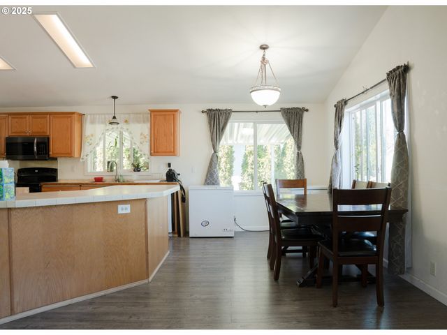 221 Nw Blair St 27, Sheridan, OR 97378