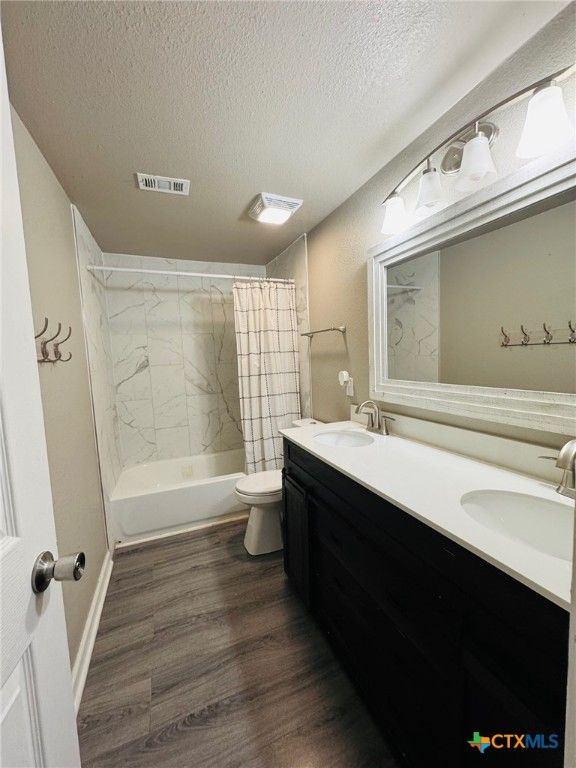 Image 15 of property listing at 706 Golf Course Road, Gatesville, TX 76528