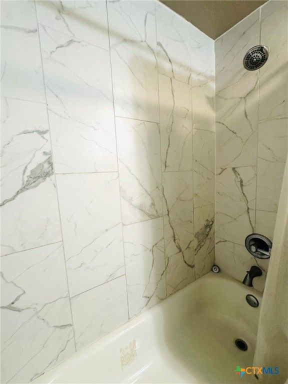 Image 16 of property listing at 706 Golf Course Road, Gatesville, TX 76528