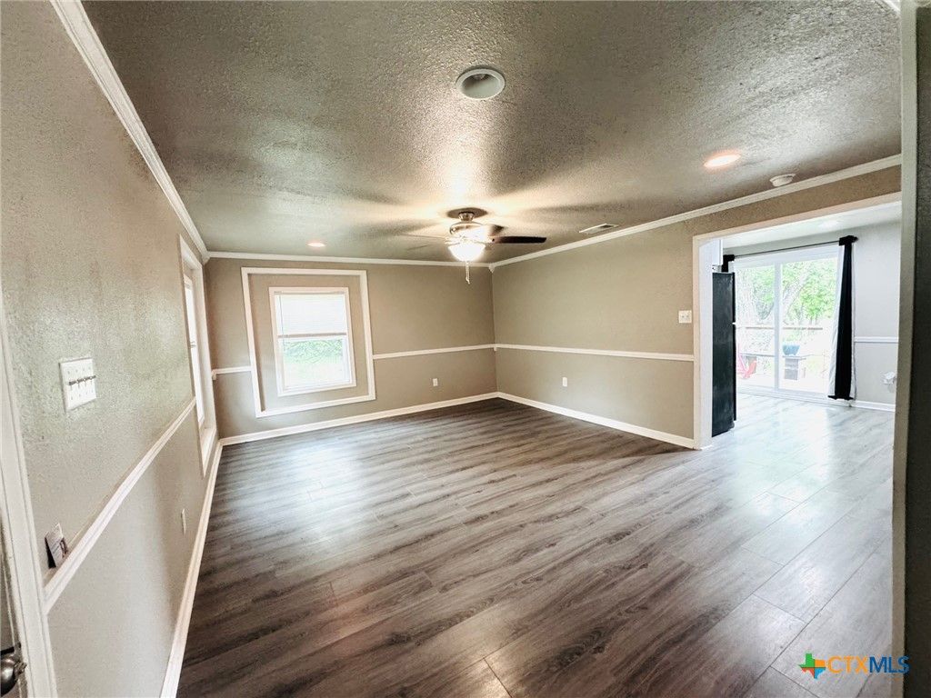 Image 2 of property listing at 706 Golf Course Road, Gatesville, TX 76528